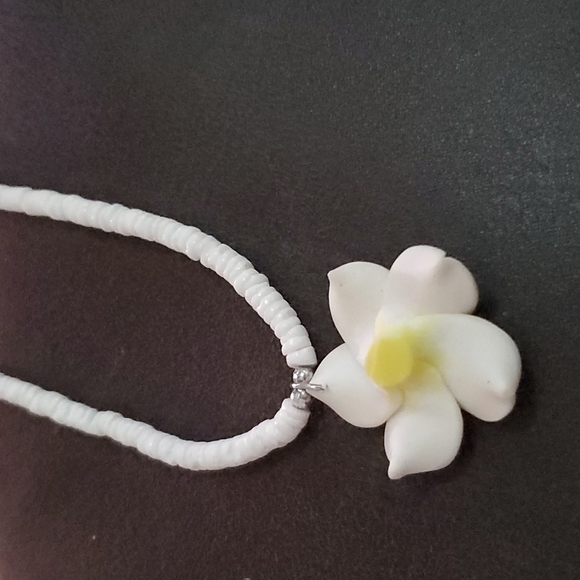 Jewelry - Hawaiian Flowered Necklace